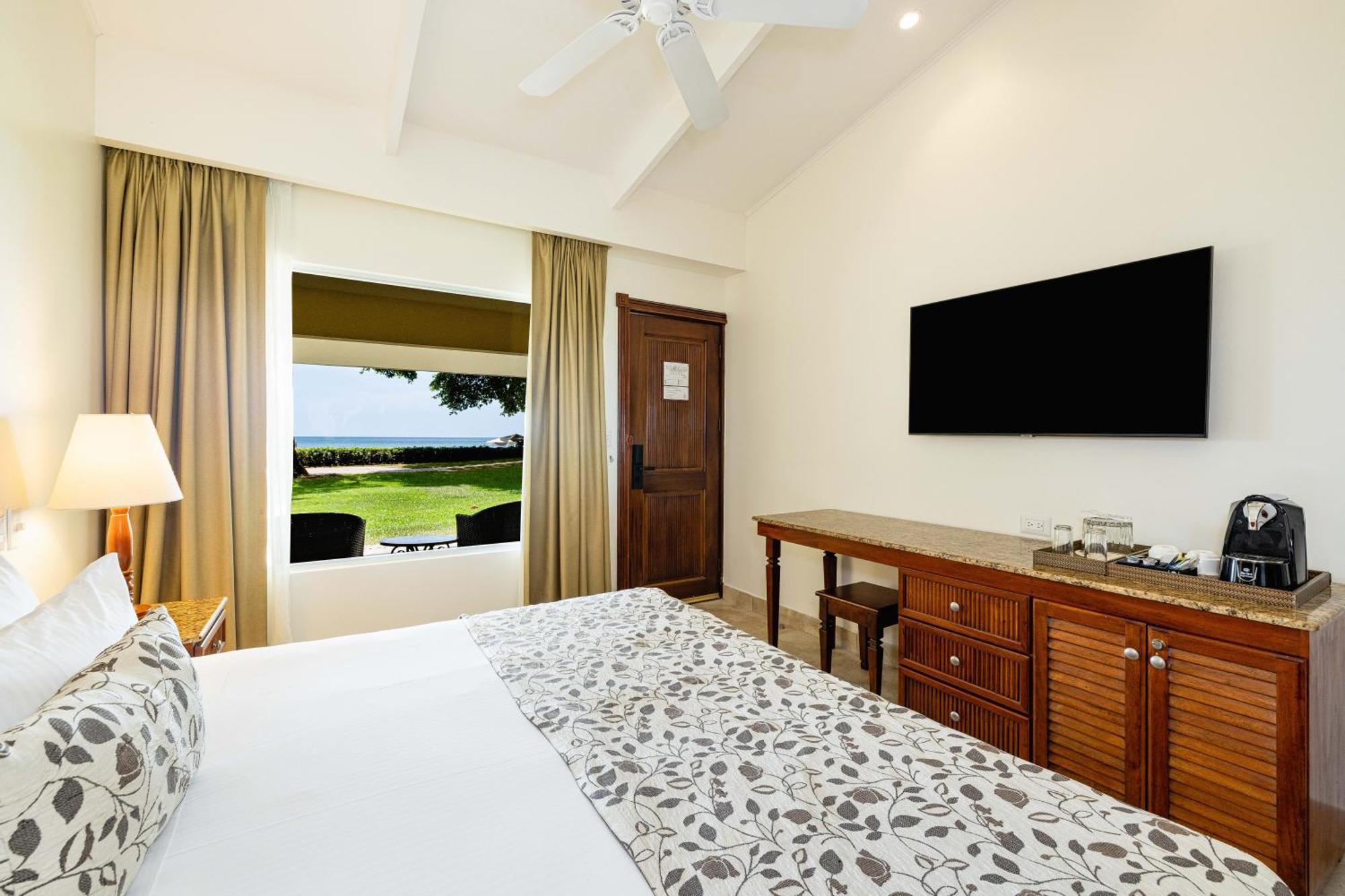Hotel Tamarindo Diria Beach Resort Bilik gambar