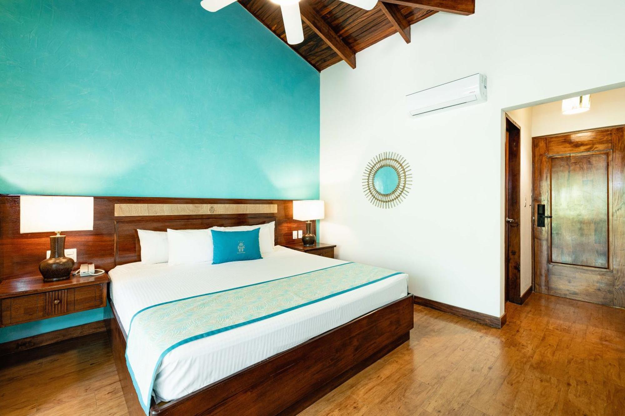 Hotel Tamarindo Diria Beach Resort Bilik gambar