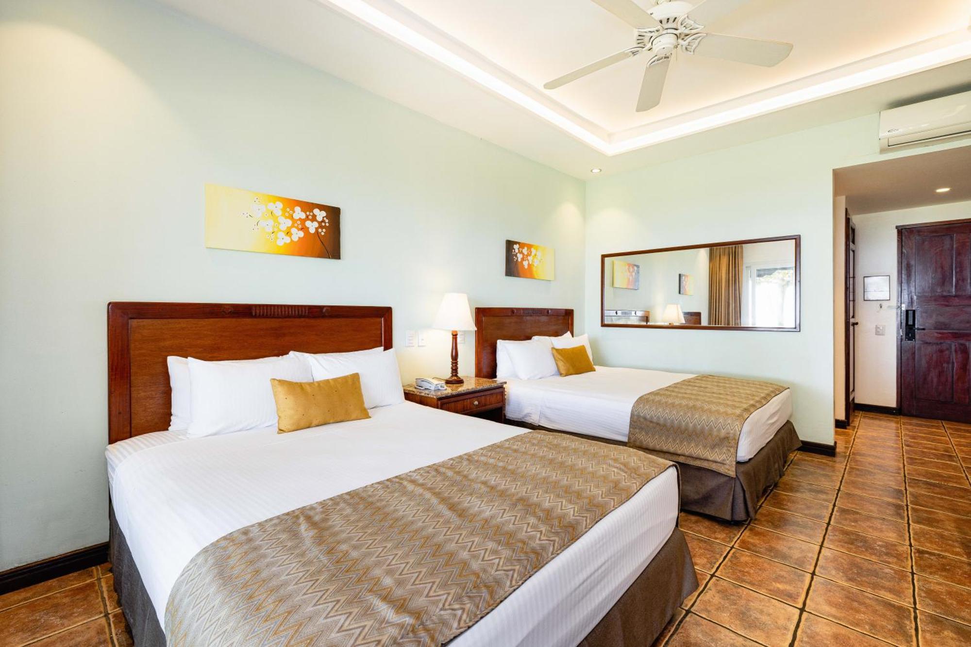 Hotel Tamarindo Diria Beach Resort Bilik gambar